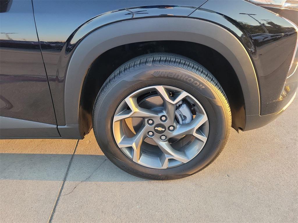 used 2025 Chevrolet Trax car, priced at $23,500