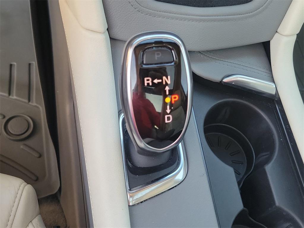 used 2018 Cadillac XT5 car, priced at $18,460