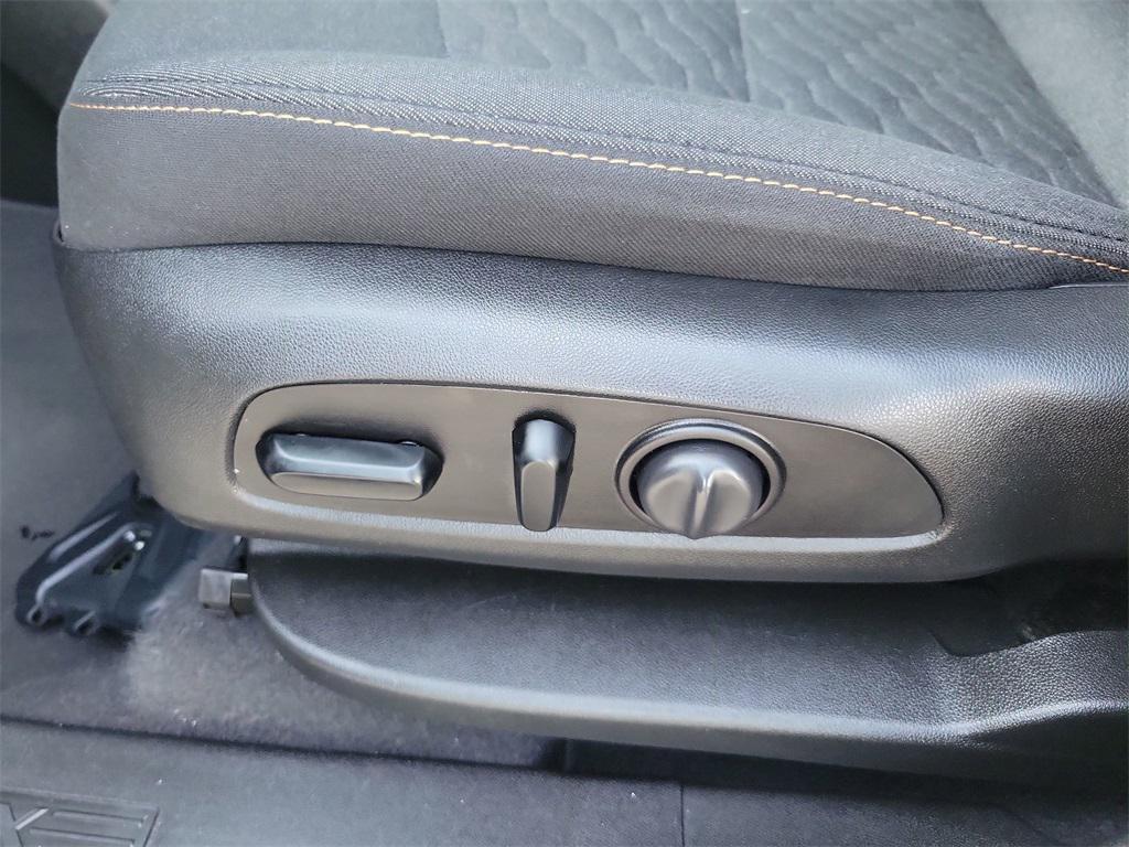 used 2021 Chevrolet Equinox car, priced at $12,825