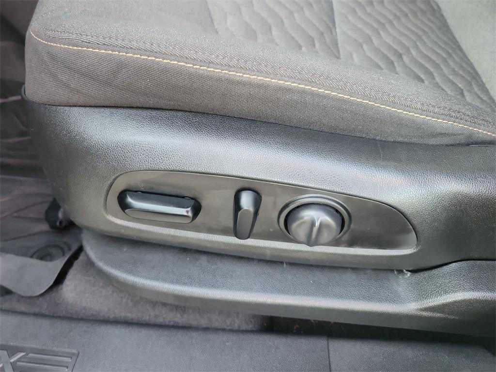 used 2021 Chevrolet Equinox car, priced at $18,500