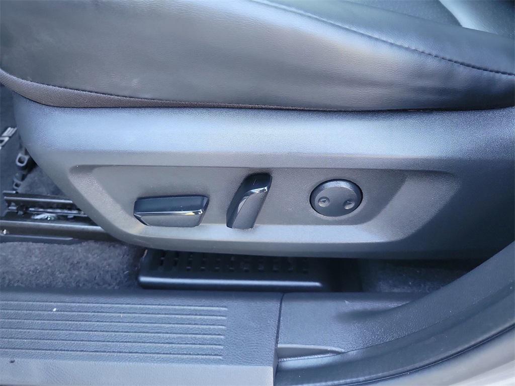 used 2022 Nissan Rogue car, priced at $20,000