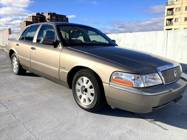 used 2005 Mercury Grand Marquis car, priced at $2,995