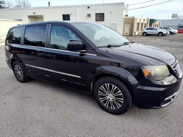 used 2014 Chrysler Town & Country car, priced at $8,950