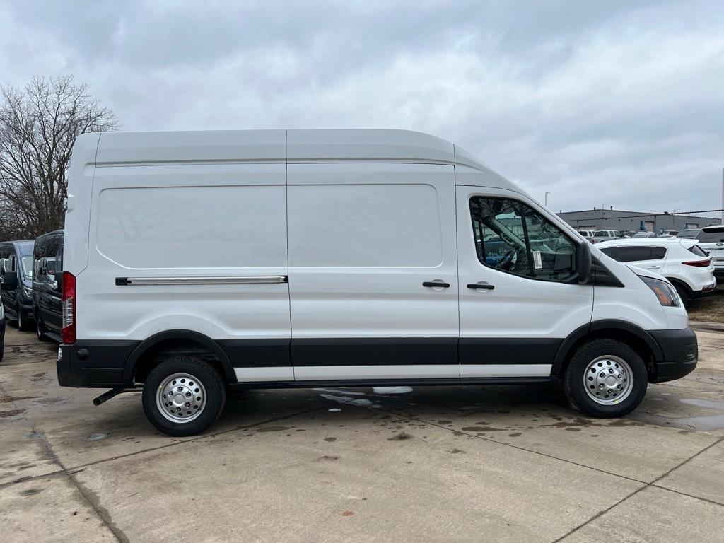 new 2024 Ford Transit-250 car