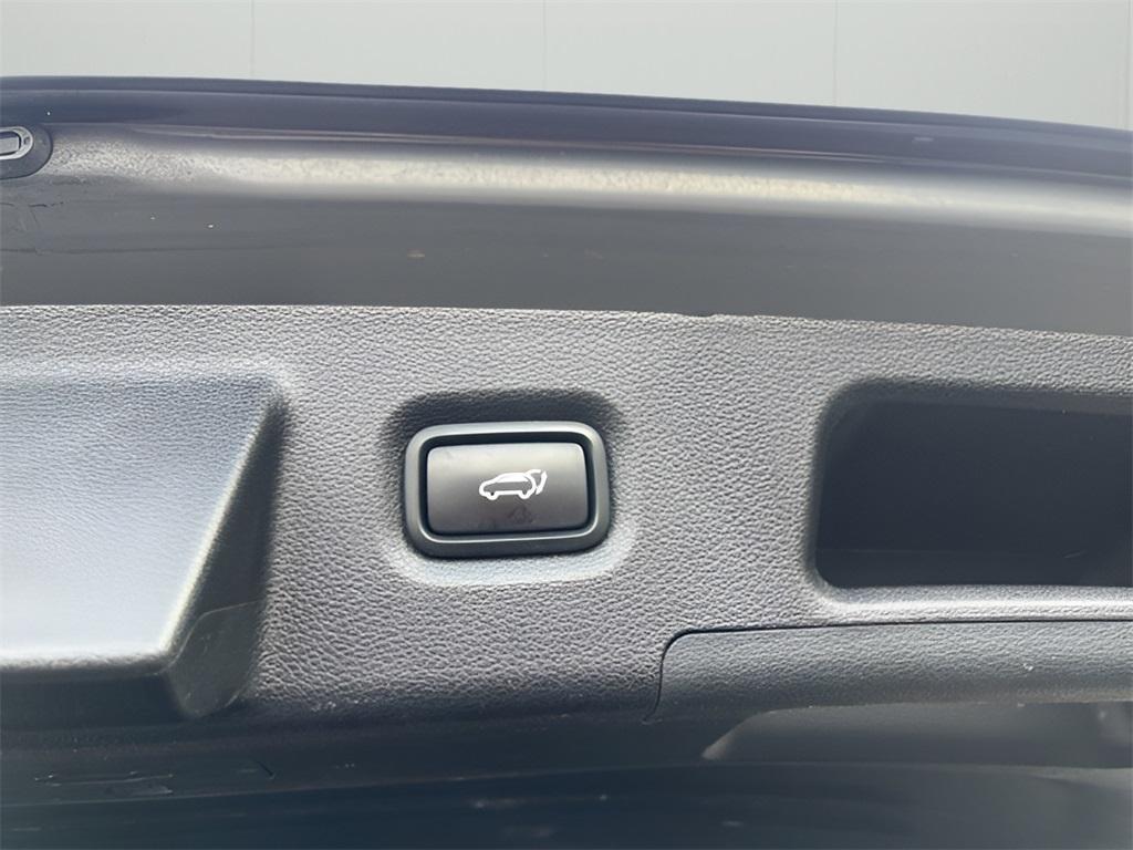 used 2023 Hyundai Santa Fe car, priced at $22,498