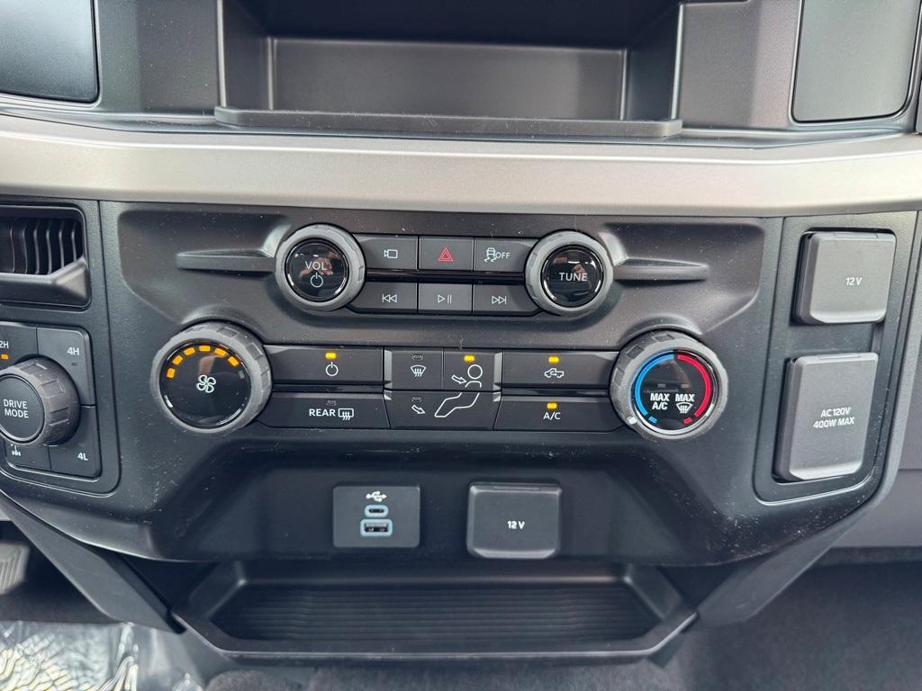 new 2025 Ford F-250 car, priced at $55,958