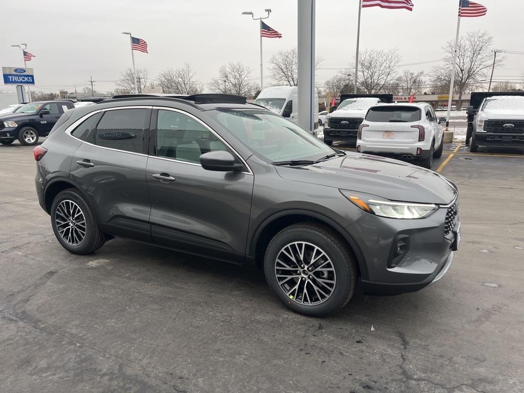 new 2025 Ford Escape car, priced at $40,132