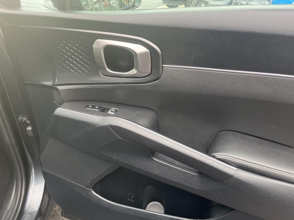 used 2023 Kia Sorento car, priced at $31,888