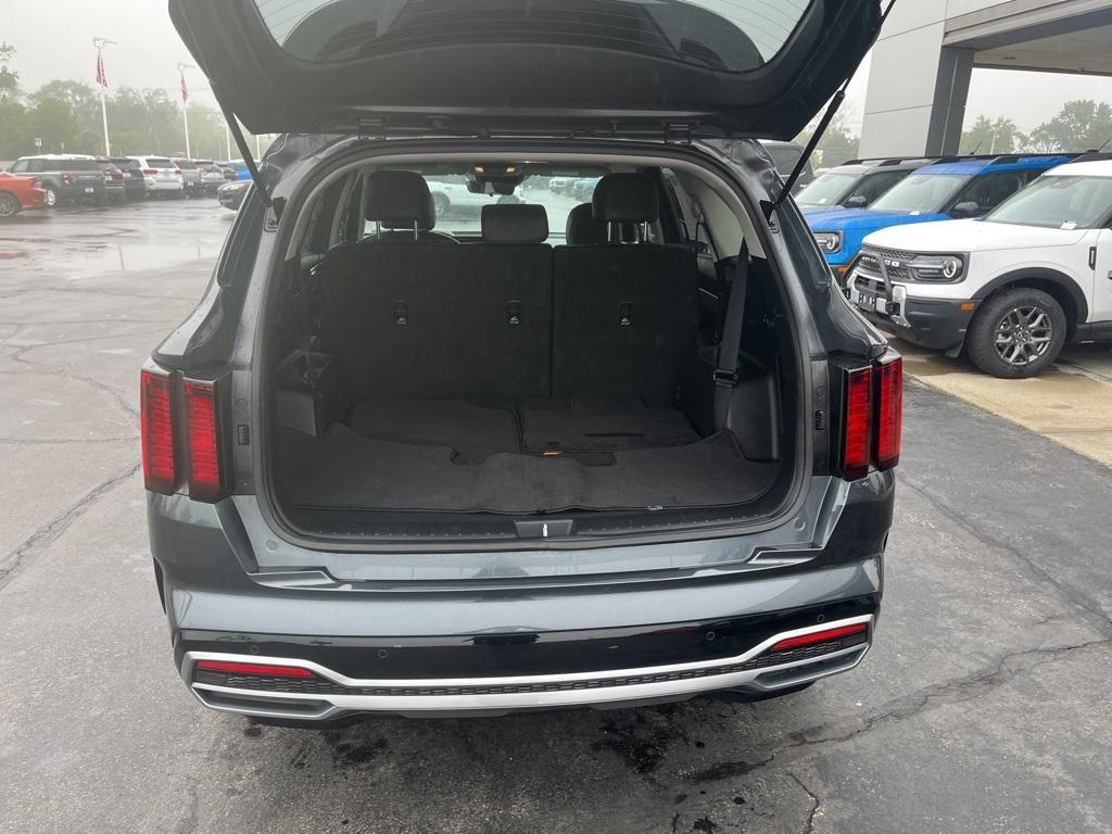 used 2023 Kia Sorento car, priced at $31,888