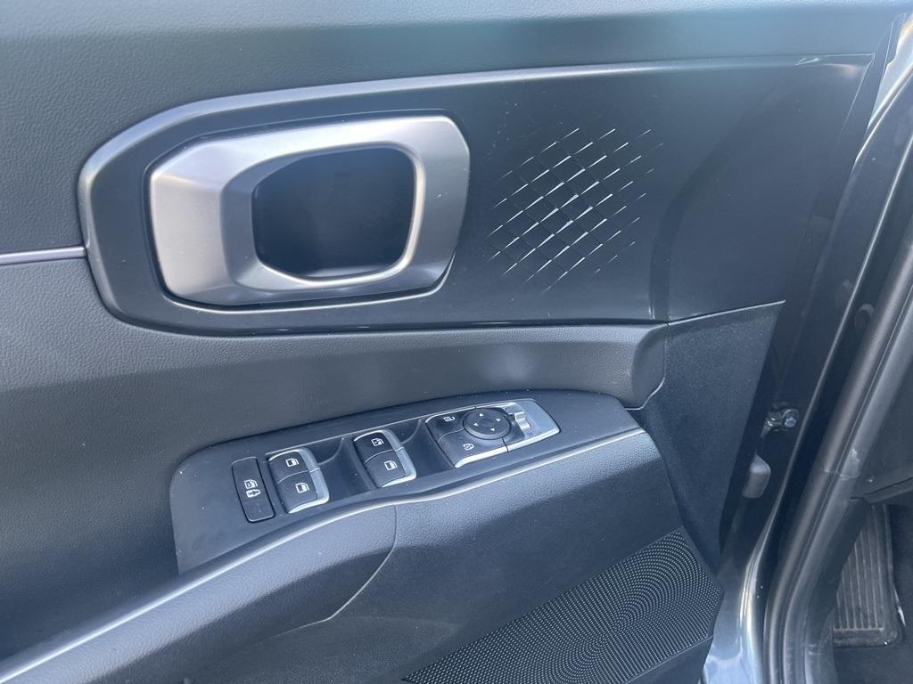 used 2023 Kia Sorento car, priced at $31,988