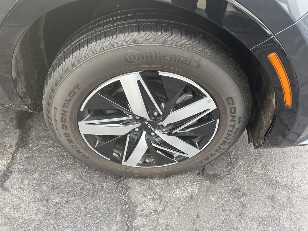 used 2023 Kia Sorento car, priced at $31,888