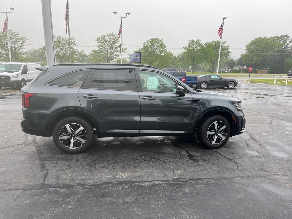 used 2023 Kia Sorento car, priced at $31,888