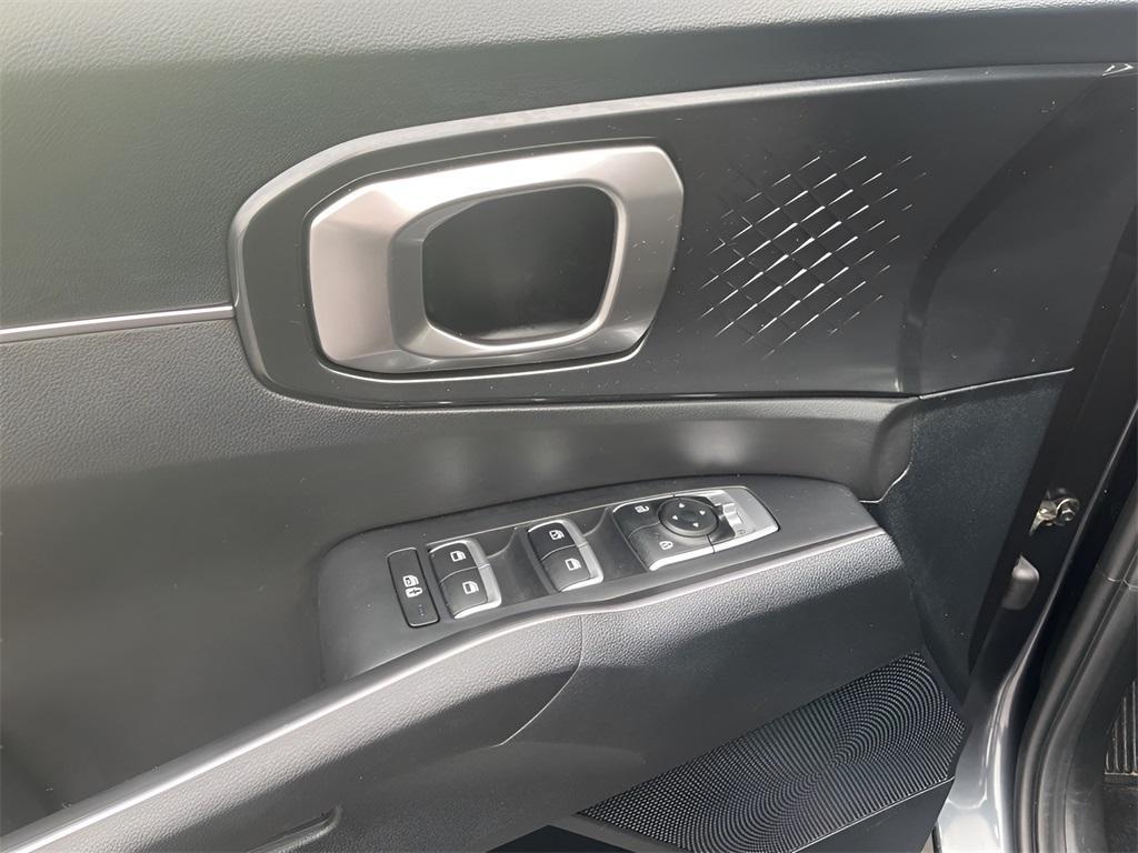 used 2023 Kia Sorento car, priced at $31,988