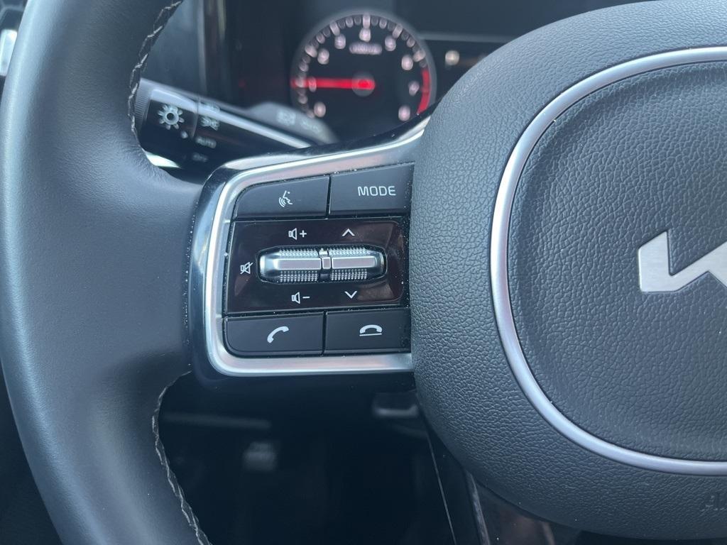used 2023 Kia Sorento car, priced at $31,988