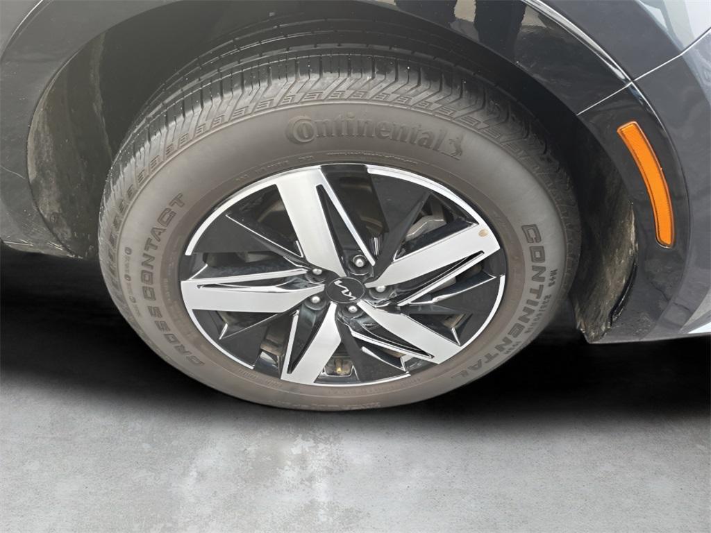 used 2023 Kia Sorento car, priced at $31,988