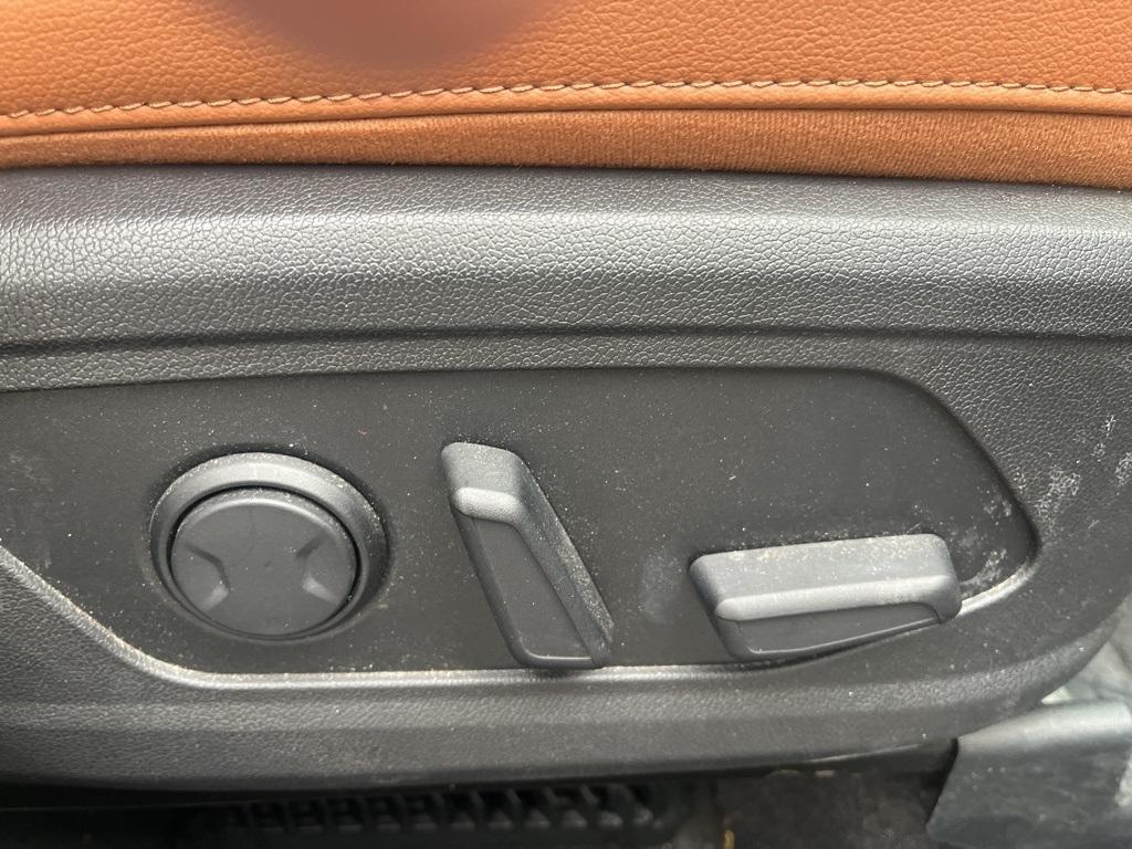 used 2022 Kia Sorento car, priced at $30,488