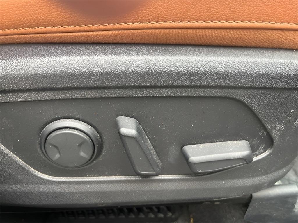 used 2022 Kia Sorento car, priced at $30,588