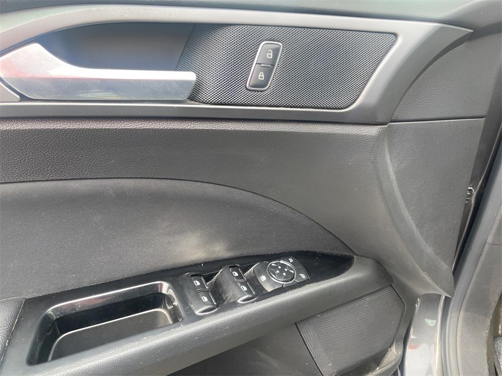used 2016 Ford Fusion car, priced at $9,498