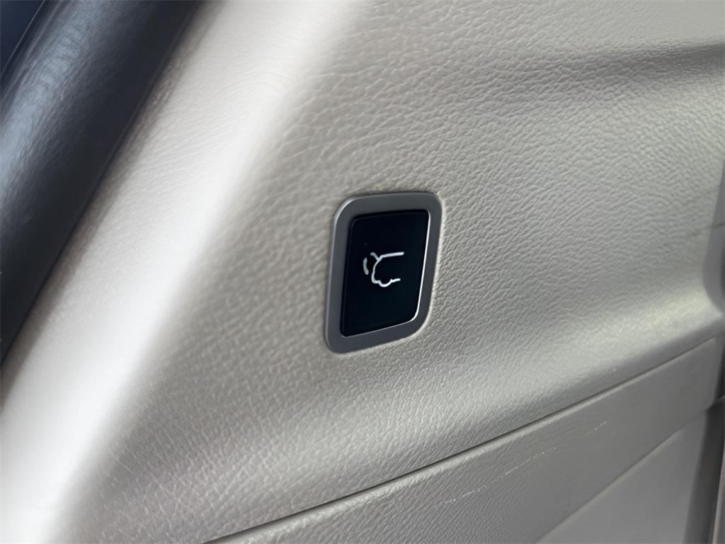 used 2019 Chrysler Pacifica car, priced at $18,988
