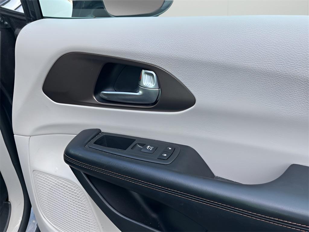 used 2019 Chrysler Pacifica car, priced at $18,988