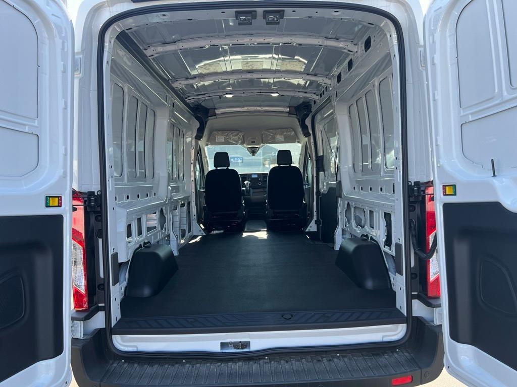 new 2025 Ford Transit-250 car