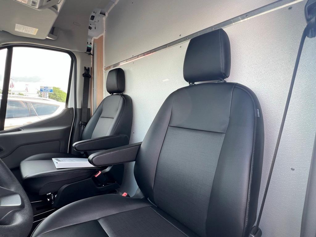new 2024 Ford Transit-250 car
