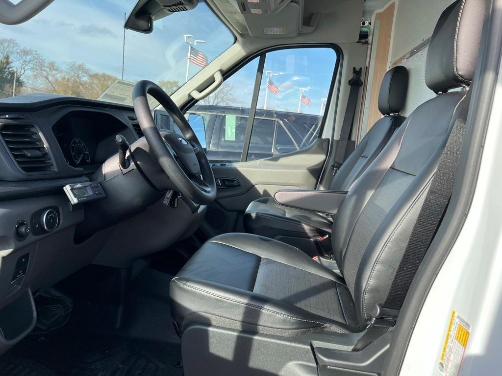 new 2024 Ford Transit-250 car