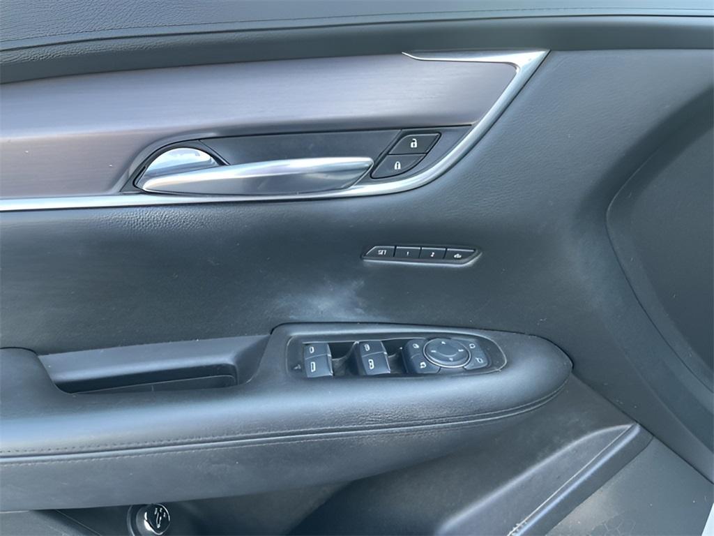 used 2017 Cadillac XT5 car, priced at $13,488
