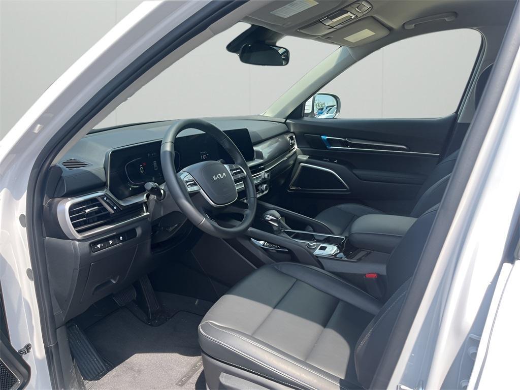 used 2025 Kia Telluride car, priced at $37,588