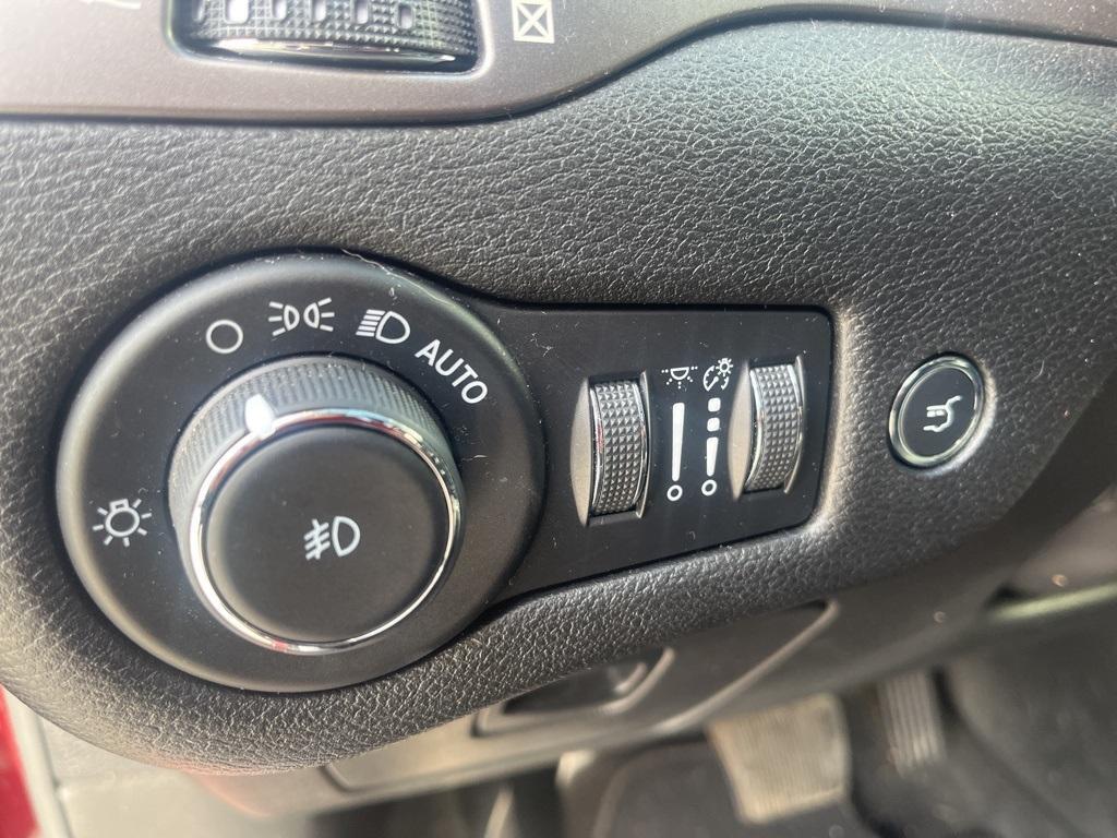 used 2021 Jeep Cherokee car, priced at $18,488
