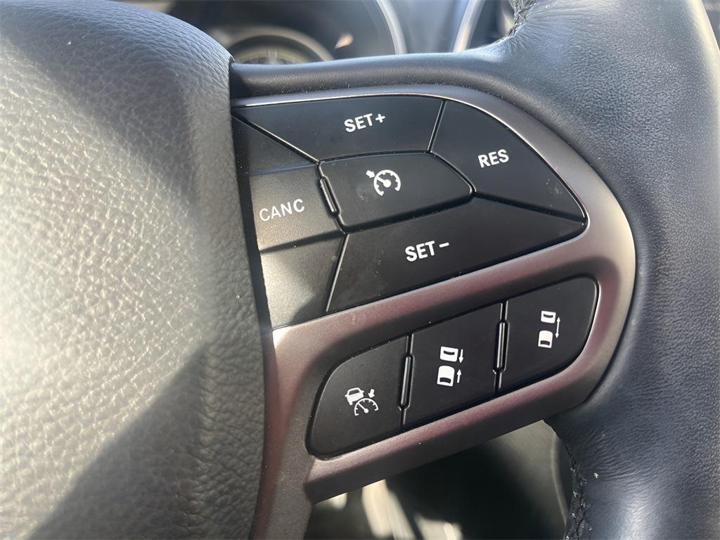 used 2021 Jeep Cherokee car, priced at $18,788