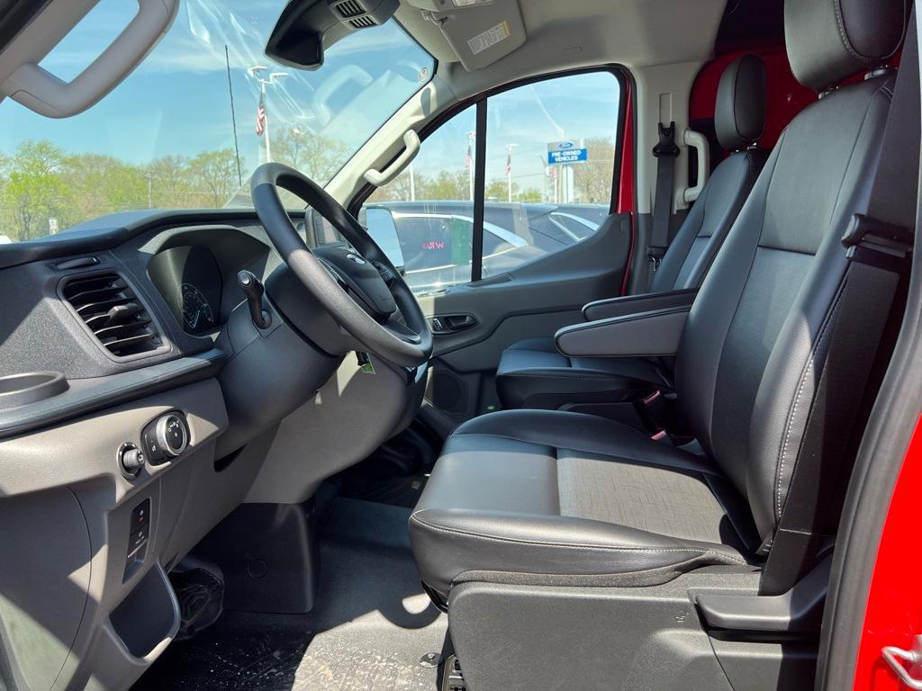 new 2025 Ford Transit-250 car
