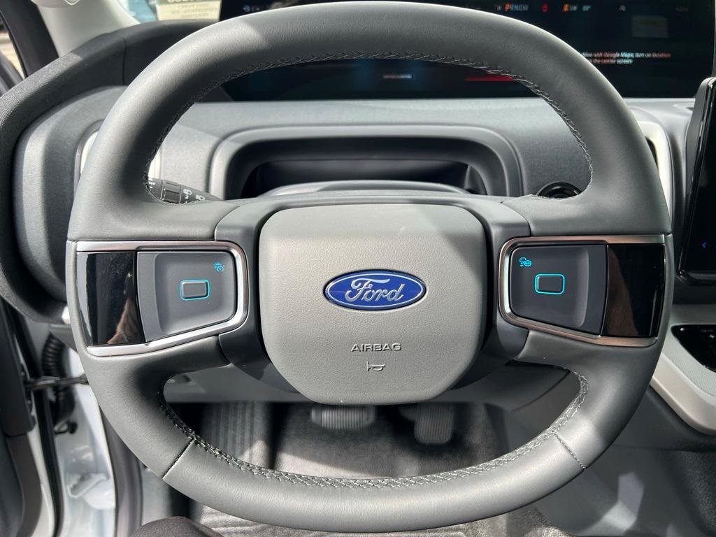 new 2025 Ford Expedition car, priced at $59,020