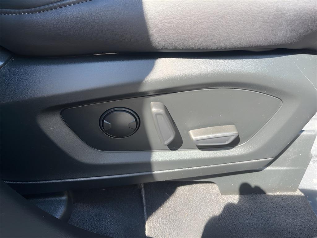 used 2023 Ford Explorer car, priced at $33,998