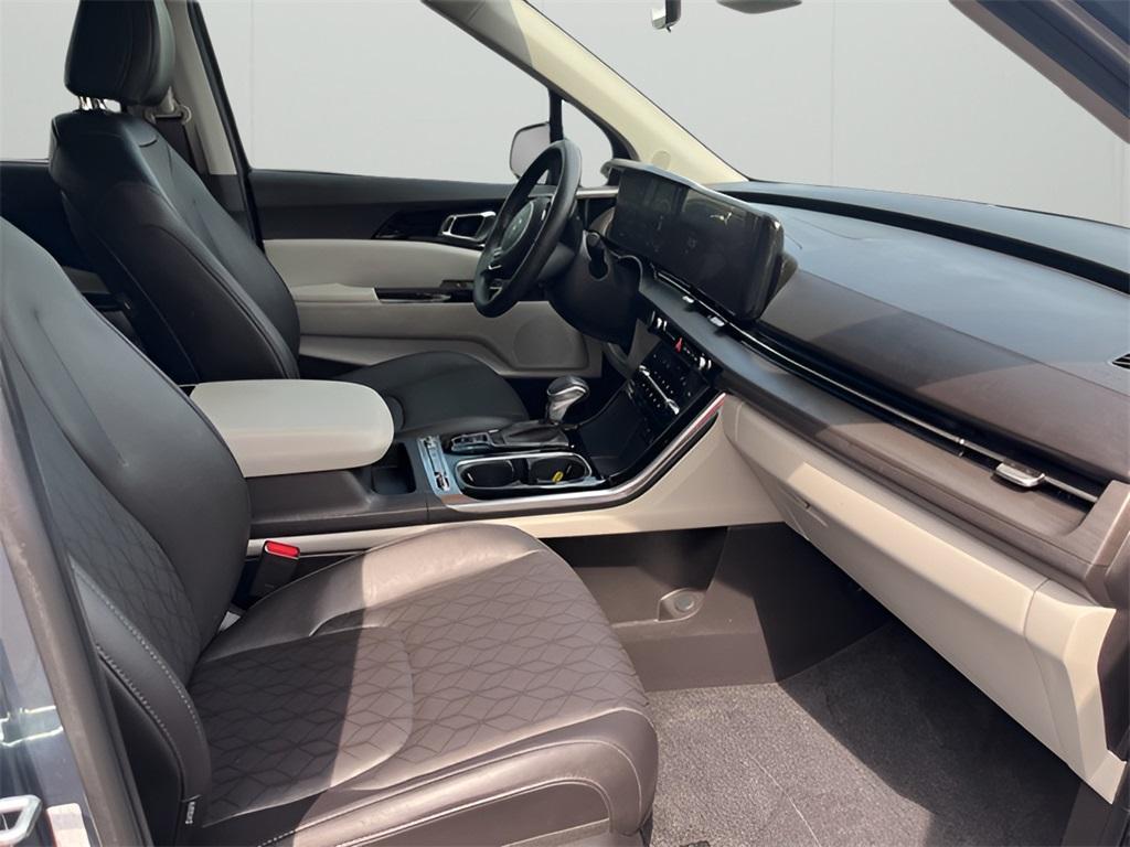 used 2024 Kia Carnival car, priced at $39,888