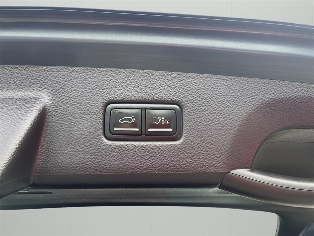 used 2024 Kia Carnival car, priced at $39,888