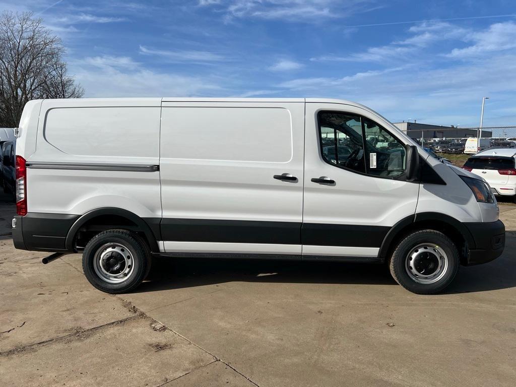 new 2024 Ford Transit-250 car