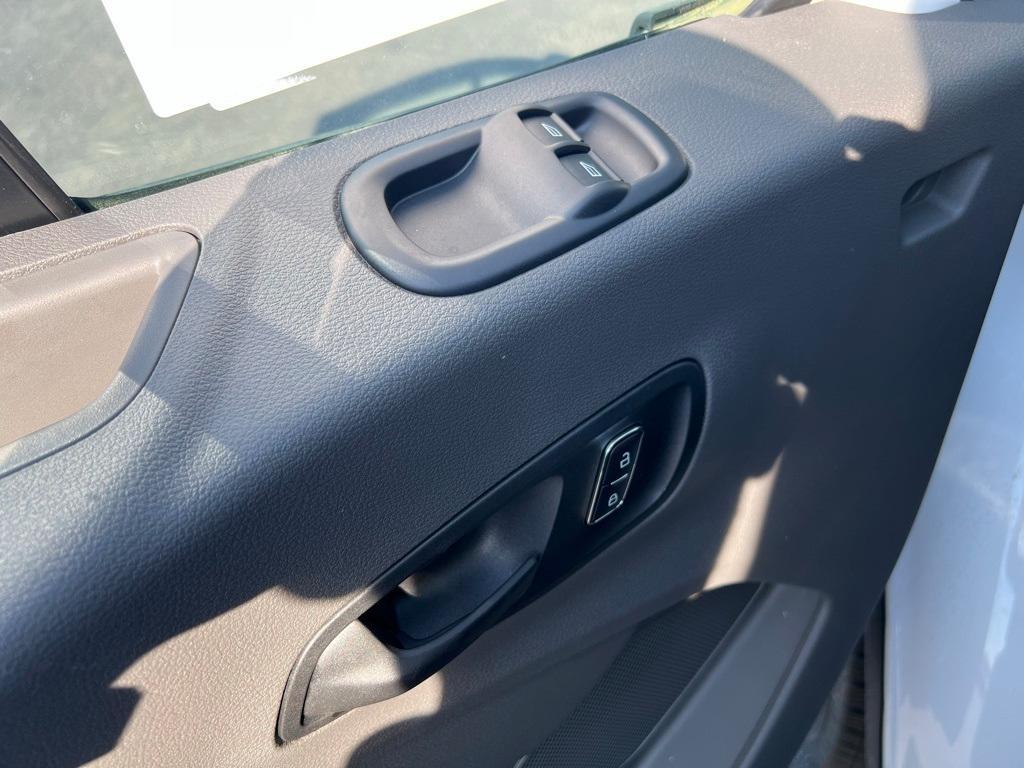 new 2025 Ford Transit-250 car