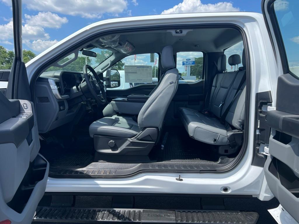 new 2025 Ford F-350 car, priced at $68,190