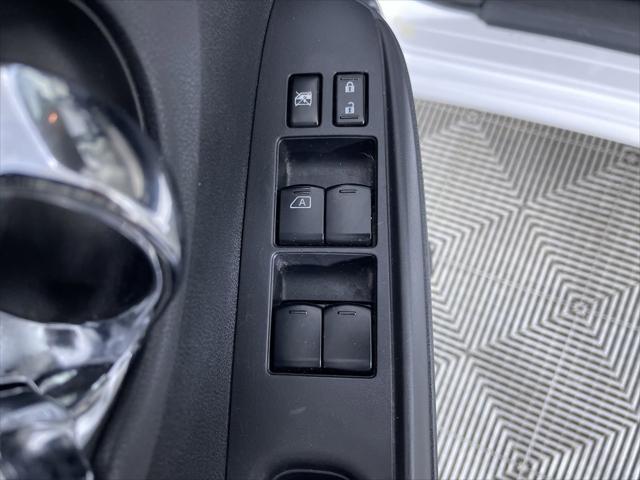 used 2014 Nissan Versa Note car, priced at $6,900