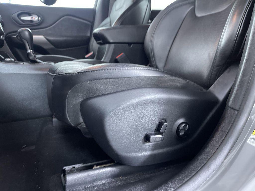 used 2019 Jeep Cherokee car, priced at $14,567