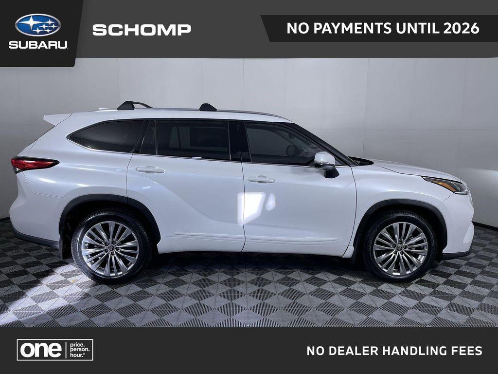 used 2022 Toyota Highlander car, priced at $44,398