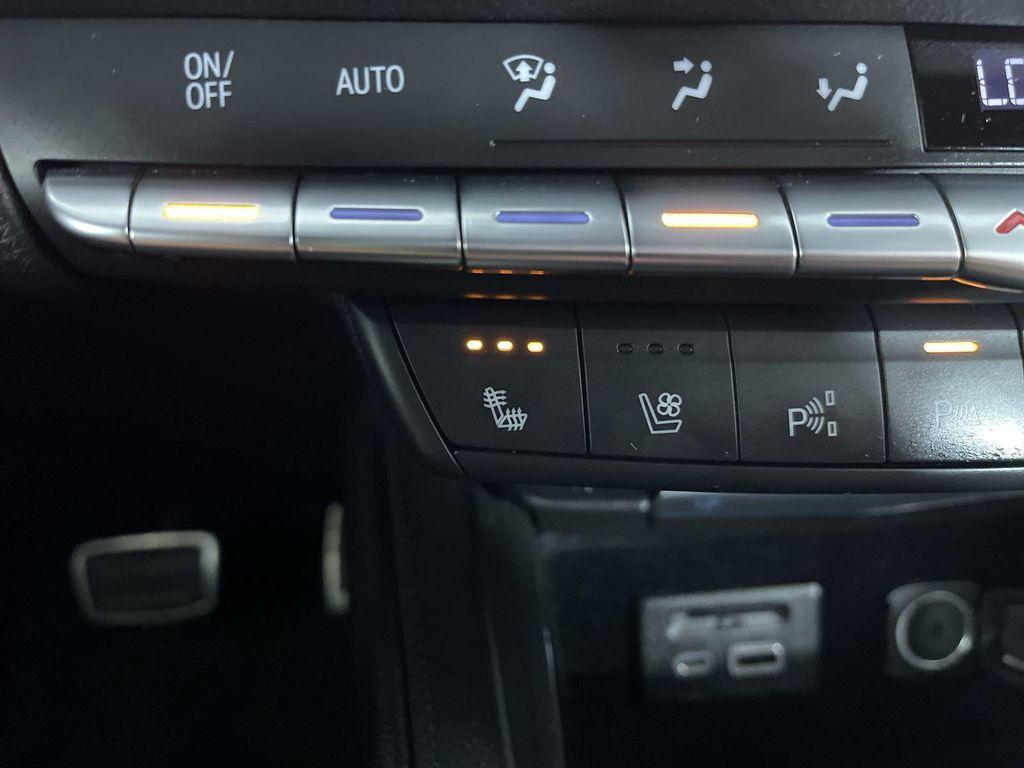 used 2019 Cadillac XT4 car, priced at $25,164