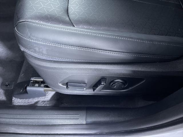 used 2023 Kia Sorento car, priced at $32,820