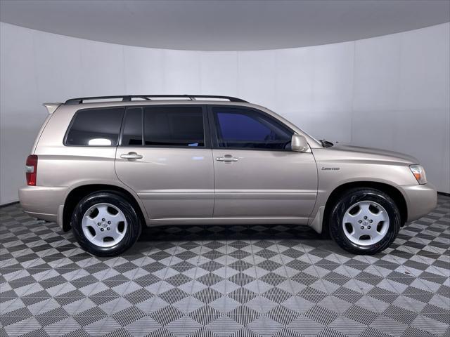 used 2004 Toyota Highlander car, priced at $7,200