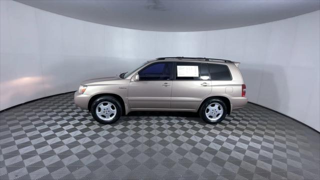 used 2004 Toyota Highlander car, priced at $7,200
