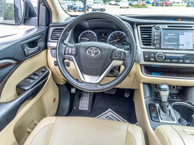 used 2016 Toyota Highlander car, priced at $22,795