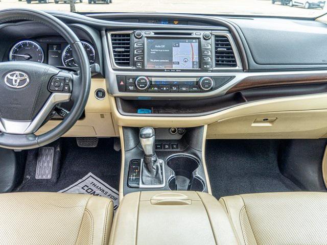 used 2016 Toyota Highlander car, priced at $22,795