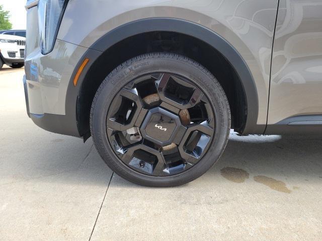 used 2024 Kia Sorento car, priced at $35,995