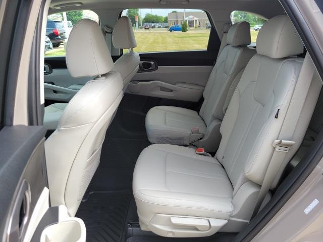 used 2024 Kia Sorento car, priced at $35,995